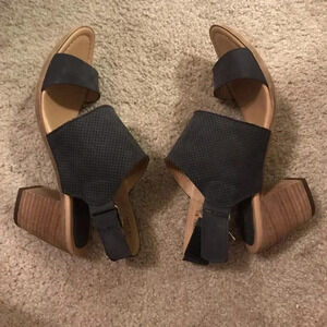 Sophia Milano Chunky Heels Size 8.5